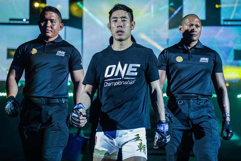 Bắt đầu tập luyện MMA và lời khuyên từ võ sĩ chuyên nghiệp Jeff Chan